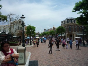 HK Disneyland Main Street (13 May 12)